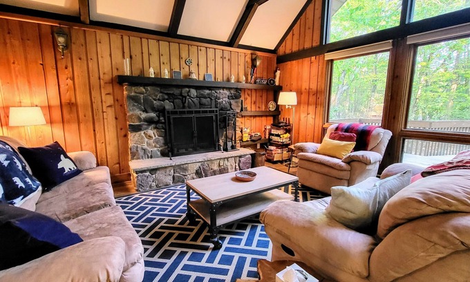 Lake Harmony Estates House | Harmony Haven by AvantStay | Game Room, Large Deck