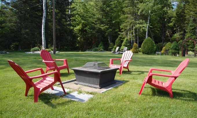 Twin Mountain House | Harmony Hill Bungalow at Bretton Woods w/private backyard & jacuzzi