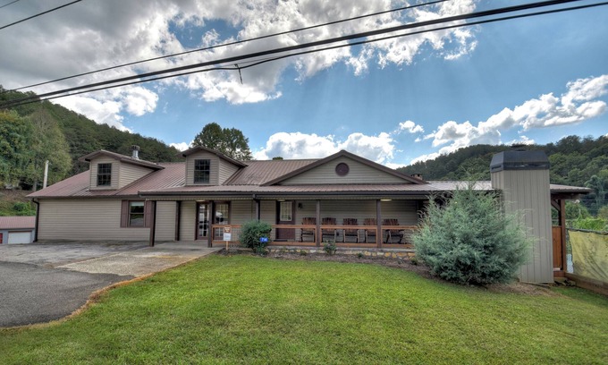 Williamstown House | Harper House | Outdoor Fireplace | Grill | Private Bathrooms