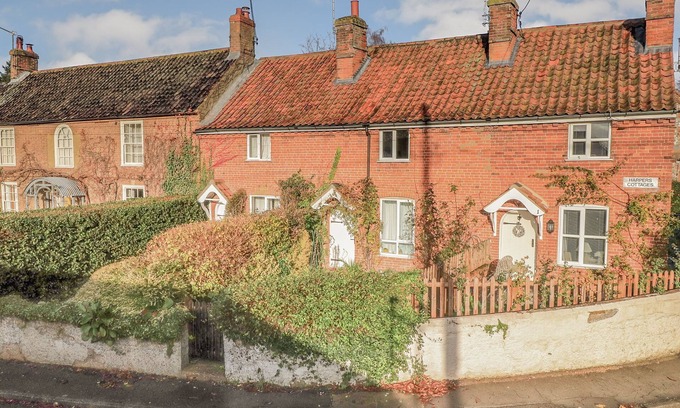 Syderstone Cottage | Harpers Cottage - sleeps 4 guests in 2 bedrooms