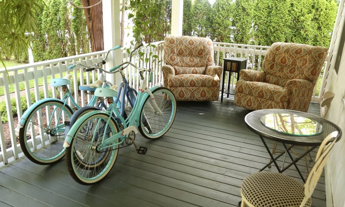 Village of Southampton Bed & Breakfast | Harpoon House