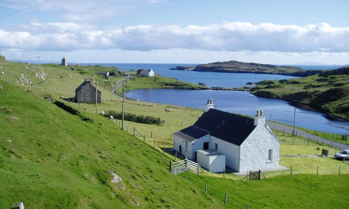 Rodel House | Harris White Cottage
