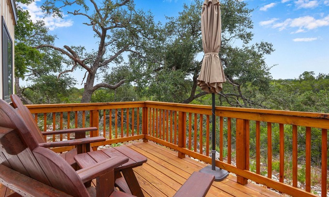 Dripping Springs Cottage | Harrod's Hill Country Hideaway - The Sunflower