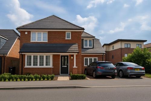 Leavesden Villa | Harry Potter Stay - Watford & London Links - Large Family