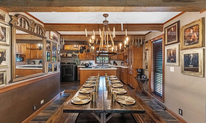 Onalaska Cottage | HARRY POTTER THEMED COTTAGE