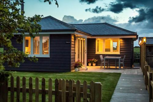 Hunston Bed & Breakfast | Harry's at Spire Cottage Dog friendly cottage