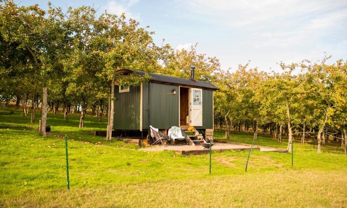 Monmouth House | Harrys Hideout - Shepherd's Huts at Harrys Cottages