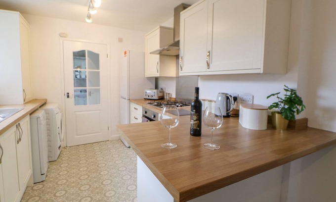Hartlepool Cottage | HARTLEPOOL HEAVEN, pet friendly, with a garden in Hartlepool