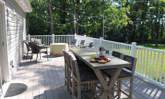 Town of Jerusalem Cottage | Harvest Festival- Spacious Deck- 3BR Penn Yan Cottage Winery