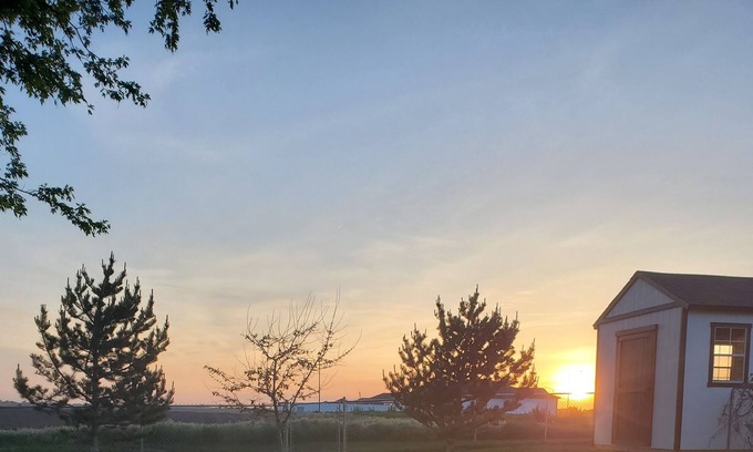 Hastings House | Hastings Lake Area. Easy access to most things