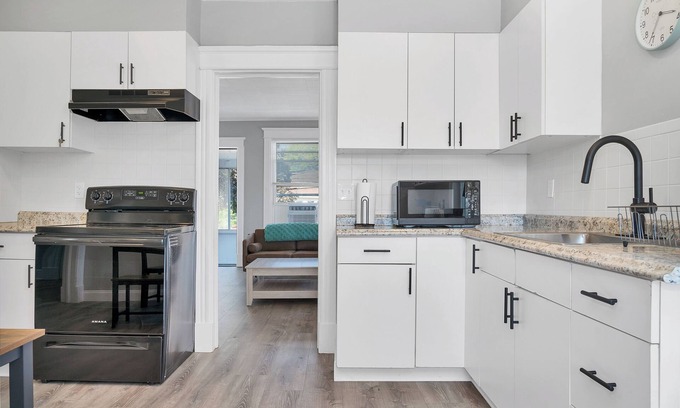 Danbury Apartment | Hat City Danbury II, Welcome to your Retreat