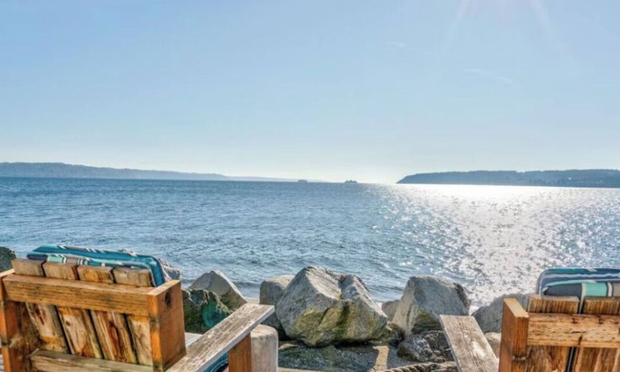 Everett Cottage | Hat Island Cottage by the Sound