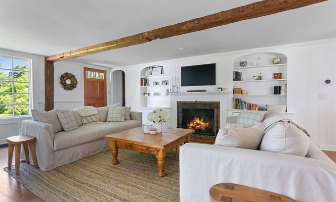 Bridgewater House | Hat Shop House: Charming Retreat in the Heart of New England. Family friendly.