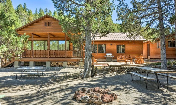 Mammoth Creek House | Hatch Retreat with Deck, Grill and Creek Access!