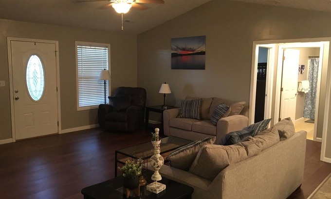 Campbellsville House | Hatcher Pass Cozy House less than 5 miles from Green River Lake