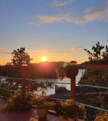 Newfoundland House | Hatchet Harbour Vacation Home