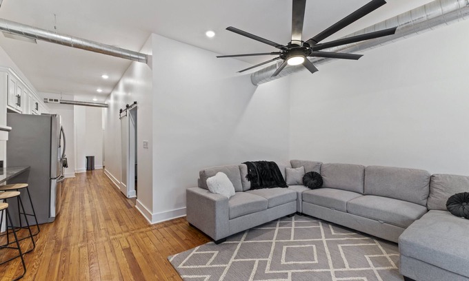 Schnitzelburg Apartment | HAUCK'S NEST in the heart of Germantown!