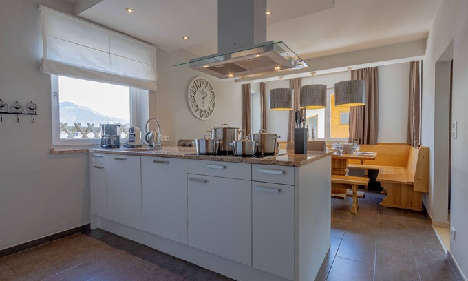 Kaprun Villa | HAUS ALMKREEK 16-21 pers. Sauna|BBQ|walking distance to supermarket & center