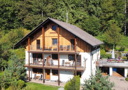 Steindorf am Ossiacher See Apartment | Haus am Wald