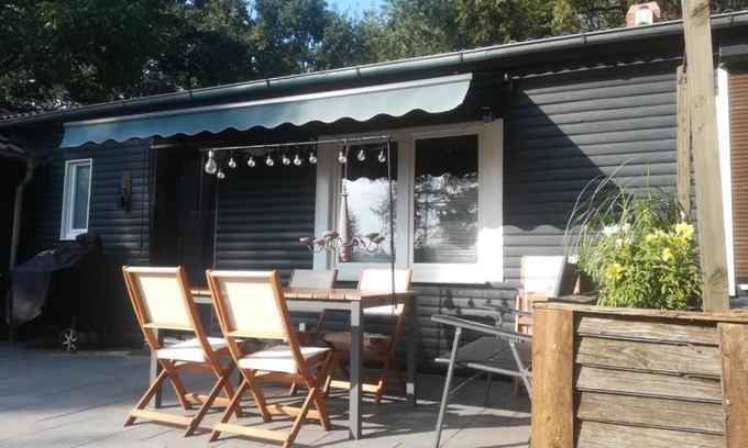 Varrel House | Haus am See (Teich)