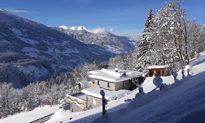 Distelberg Ski Chalet | Haus am Waldrand