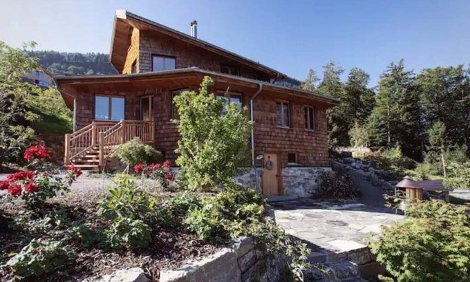 Ruetli House | Haus Eins is pure nature. The first of its kind.