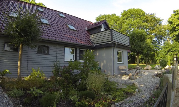 Poseritz Apartment | Haus Hannemann, enjoy Rügen in peace and quiet, good location for cycling tours, pets possible