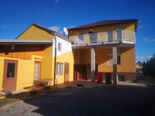 Ossarn Apartment | Haus HERZOGENBURG - Ferienwohnungen