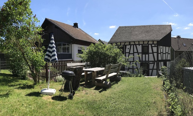 Pohl House | Haus Innerdorf - cozy holiday home in the Taunus - at the Limeskastell Pohl