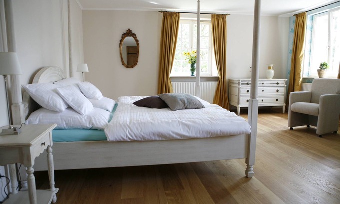 Heek Bed & Breakfast | Haus Keppelborg: Zimmer Elisabeth mit Burgmauerblick