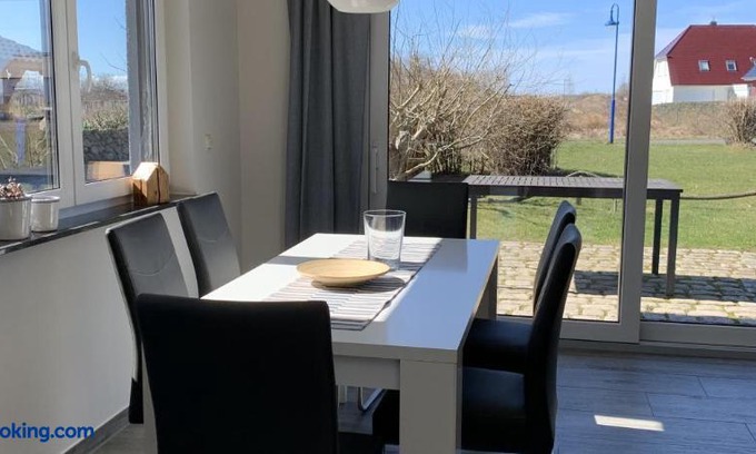 Dranske Apartment | Haus Kranichfeld Wohnung T