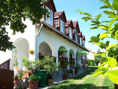 Balatonudvari House | Haus Martha