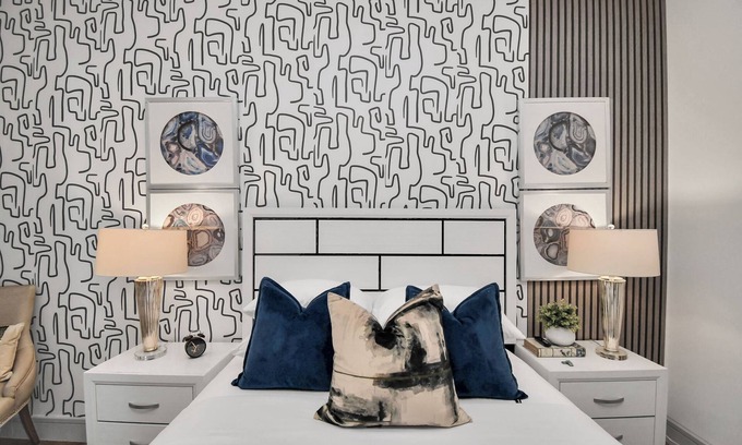 Braeswood Place Apartment | Haus of Blues🌇Modern & Urban 2BR at TX Med Center with Private Parking