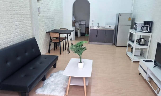 Yan Nawa House | Haus Sathorn Pier: Cozy 2-Bedroom Retreat, 5 Minutes to BTS City Center