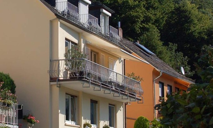 Bad Bertrich Apartment | Haus Schönblick - 2-bett-ferienwohnung mit Dusche/wc