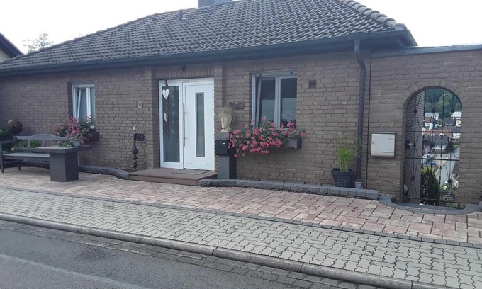 Momlingen Apartment | Haus Sonnenblick
