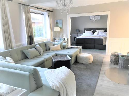 Janneby House | Haus Sonnenschein