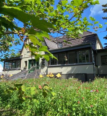 Burg-Dorf House | Haus Stenzinger