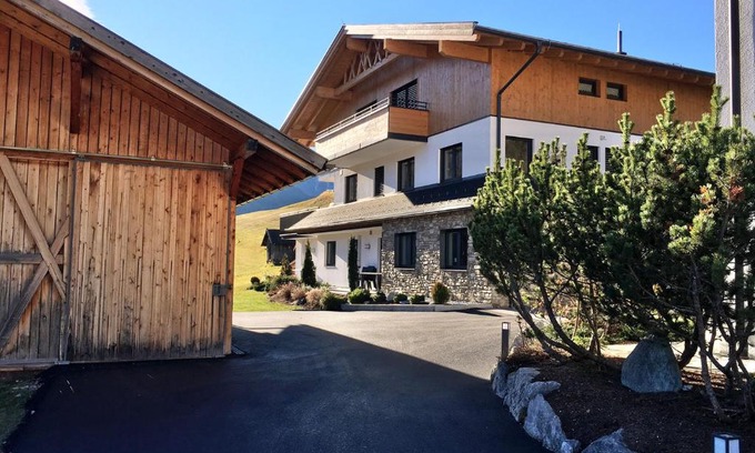 Ladis Apartment | Haus Tirol