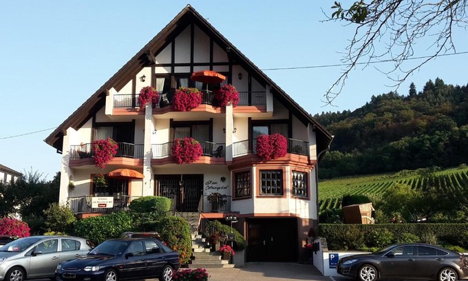 Ernst Apartment | Haus Weingarten FERIENWOHNUNGEN