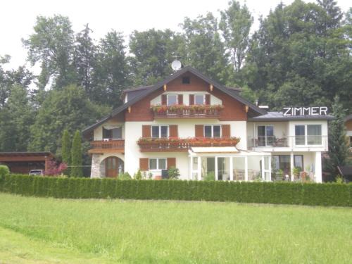Seekirchen am Wallersee Apartment | Haus Wilhelm