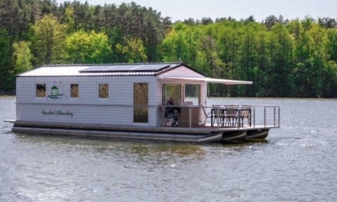 Rheinsberg Boat Rental | Hausboot Arielle für Max. 8 Personen im Ruppiner Seenland