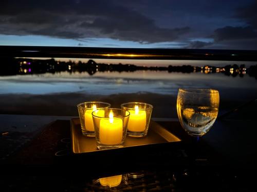 Lathum Boat Rental | Hausboot KOMET Luxus und Natur pur max 5 Pers