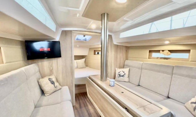 Ostholstein Boat Rental | Hausboot Segelyacht Nui