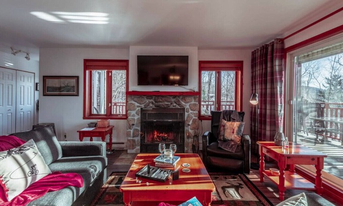 Mont-Tremblant Condo | Hauts-Bois Ski In/Out 2brs w/Pool Access (197-9)