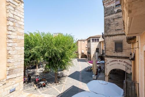Montblanc Apartment | Hauzify I Apartaments La Plaça