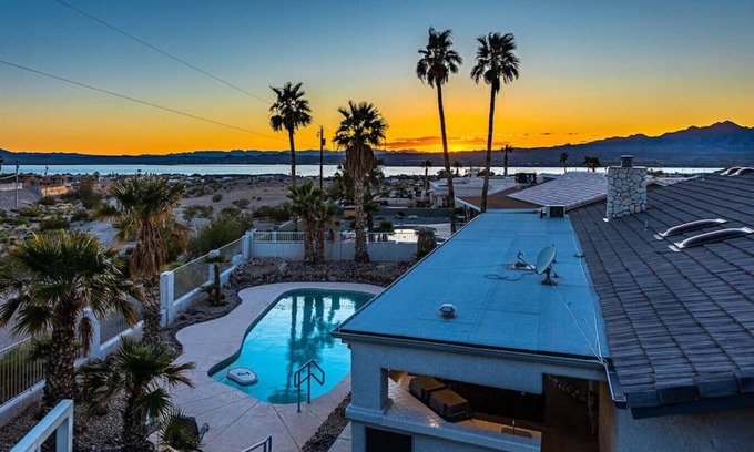 Lake Havasu City House | HavaLake Stay | Heatable Pool | Largest Driveway