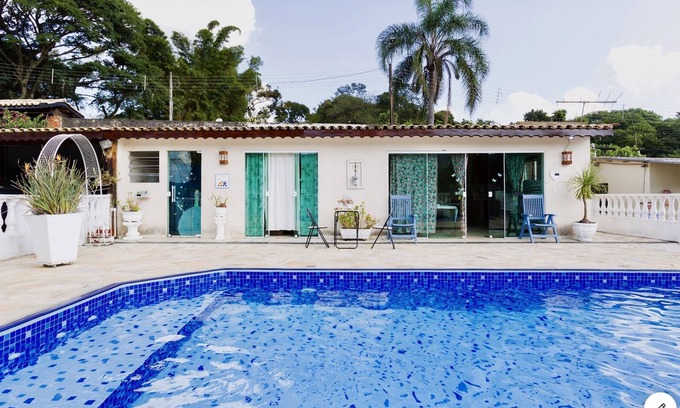 Vila Paula House | Have a wonderful time at the Romantic and Charming Corner