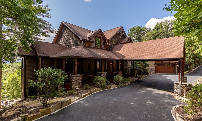 Elk Park House | Haven at Headwaters: Long-range Mountain Views, Pet Friendly, Gameroom