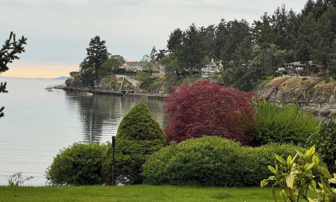 Regional District of Nanaimo Condo | Haven By The Sea - 2BDRM Ocean Front - New Reno AC
